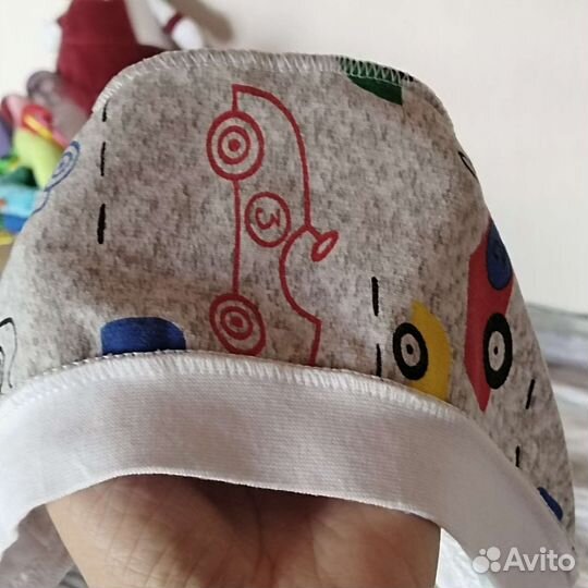 Набор чепчиков