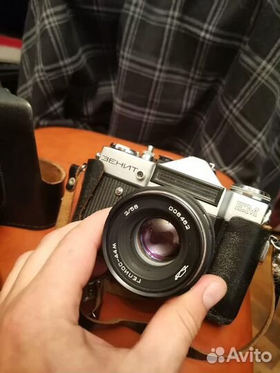 Плёночный фотоаппарат Зенит