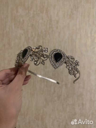 Ободок для волос со стразами