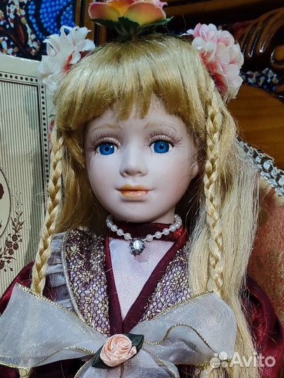 Кукла фарфоровая коллекционная