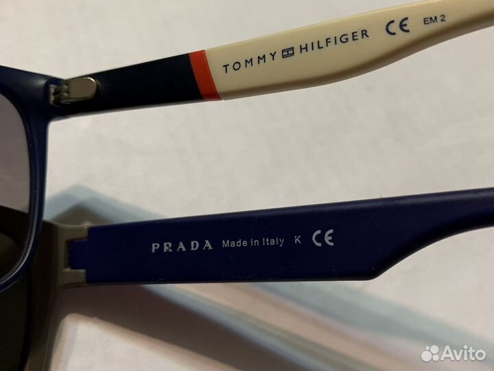 Очки Tommy Hilfiger