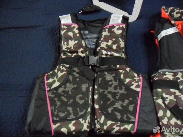 Спасательный жилет в камуфляже (охота, рыбалка)