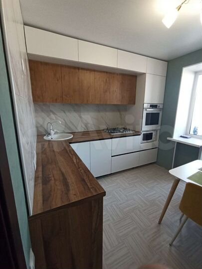 2-к. квартира, 52 м², 5/5 эт.