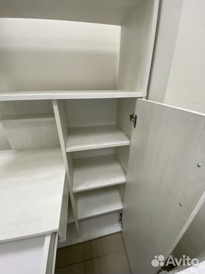 Письменный стол с налстройкой 