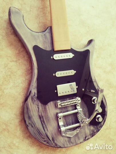 Электрогитара урал