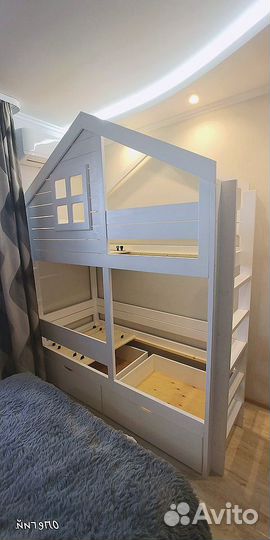 Двухъярусная кровать детская