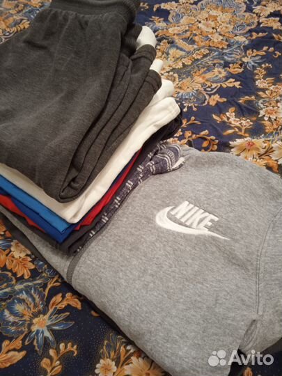 На доставке Пакет вещей HM, Nike, Benetton