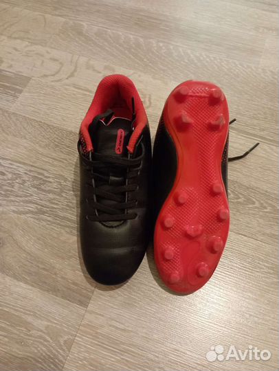 Бутсы футбольные (шиповки)