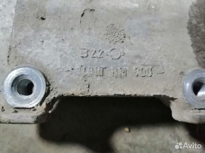 Кронштейн генератора Nissan Primera P12