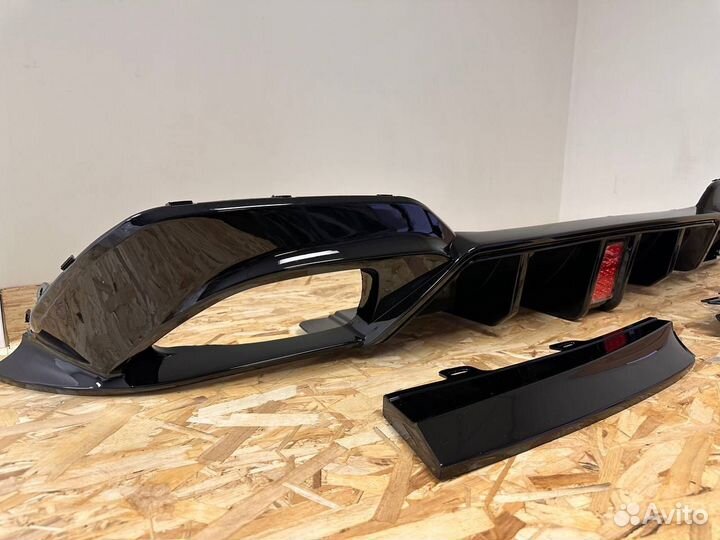 Задний диффузор с фонарем BMW G20