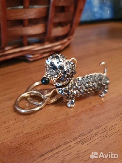 Брелок такса со стразами