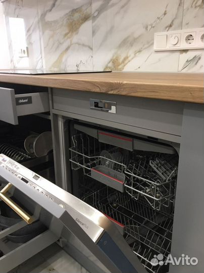 Кухня угловая просторный функционал