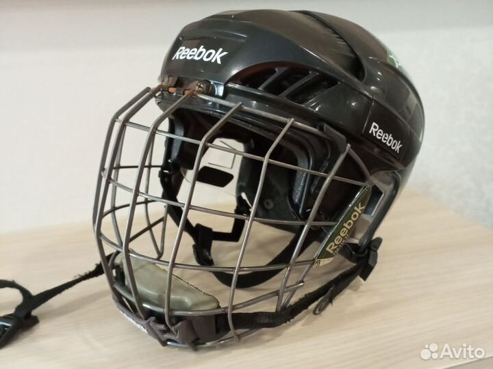 Шлем хоккейный