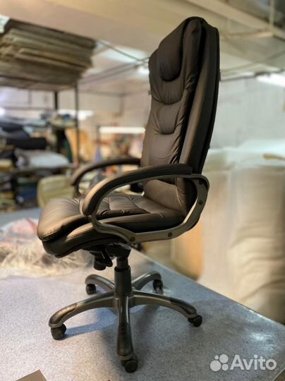 Офисное кресло