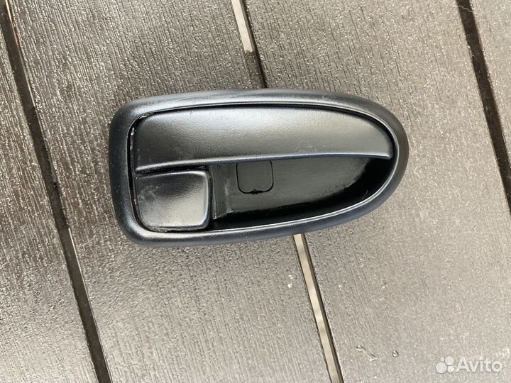 Внутренняя правая ручка двери hyundai sonata ef