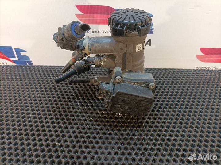 Кран управления тормозами прицепа