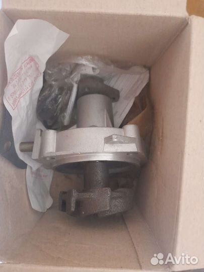 Помпа для нивы новая