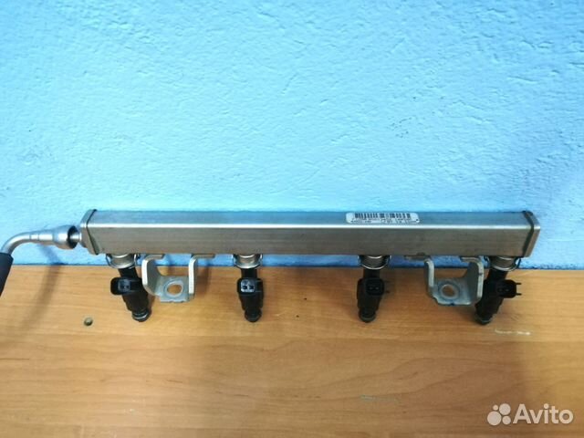 Рампа (рейка ) топливная с форсунками форд 1356996