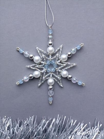 Елочные игрушки снежинки из бисера ручная работа