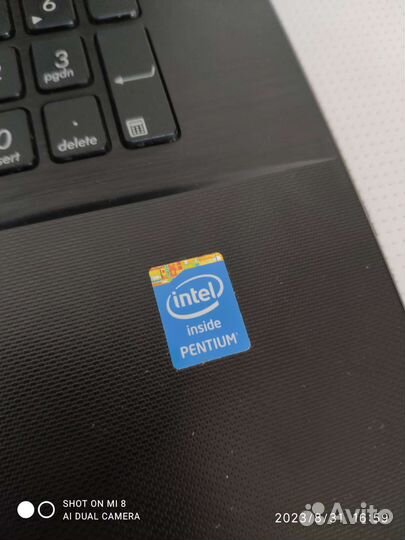 Ноутбук asus R752M