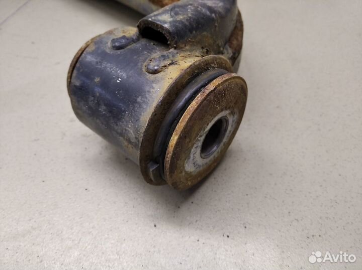 Рычаг передний нижний правый Hi Lux 2015