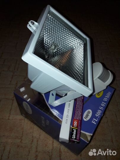 Прожектор с датчиком движения