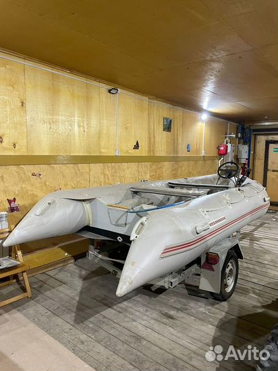 Продам лодку Nissamaran