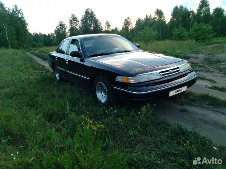 Ford Crown Victoria 4.6 AT, 1996, 189 564 км