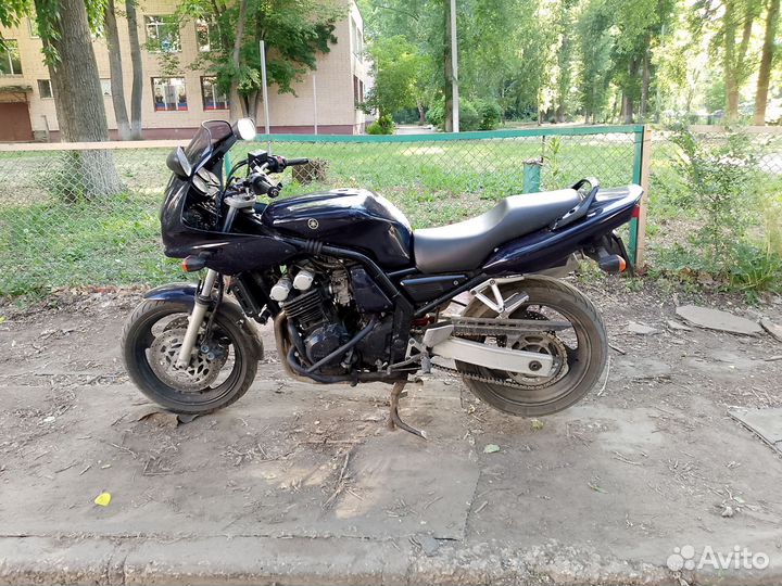 Yamaha fzs600