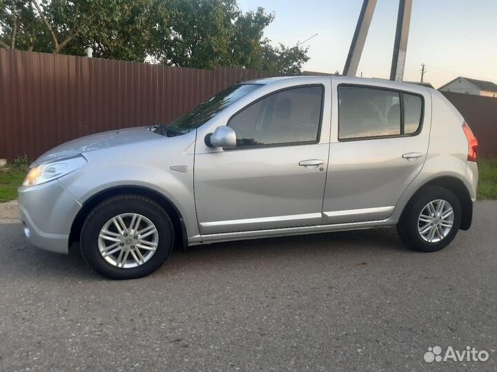 Renault Sandero, 2012