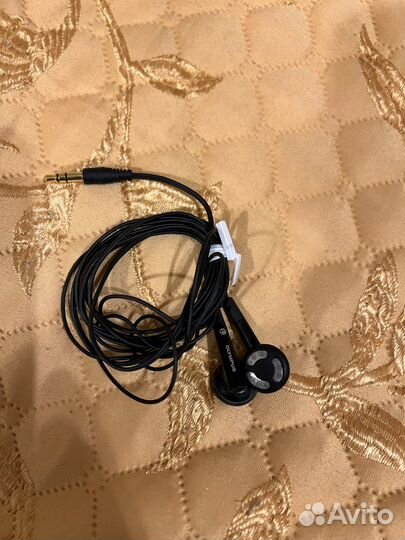 Проводные наушники вкладыши