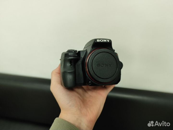 Зеркальный фотоаппарат Sony Alpha SLT-A37