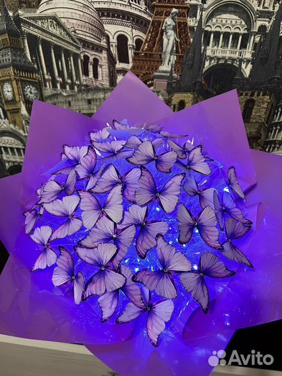 Светящийся букет из бабочек