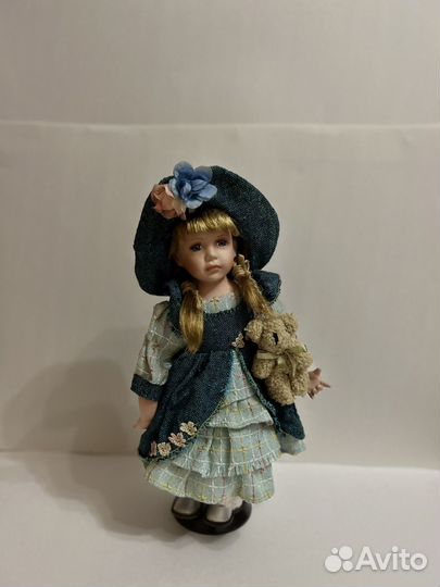 Кукла фарфоровая коллекционная