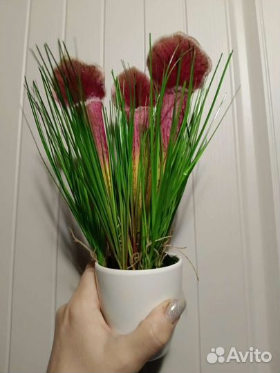 Искусственные цветы в горшках