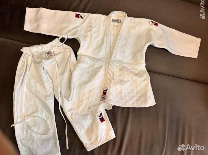 Оригинальное кимоно для дзюдо Essimo IJF approved