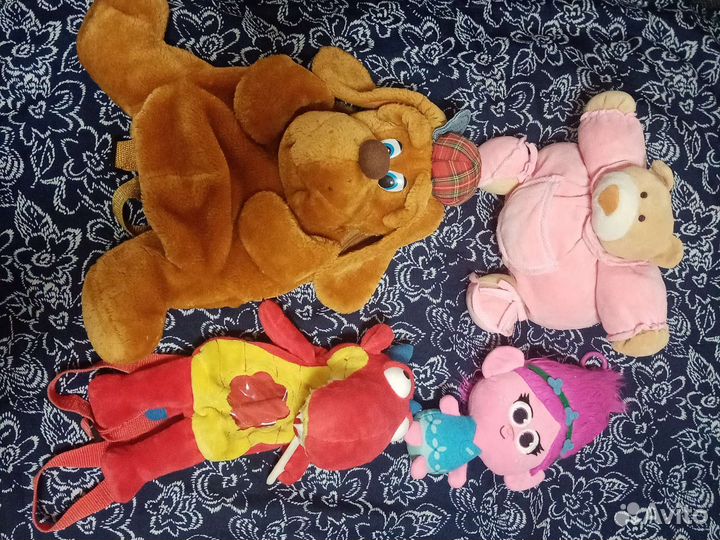 Роботы и мягкие игрушки