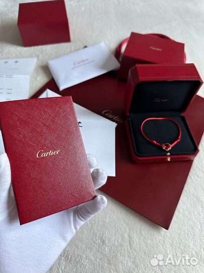 Браслет Cartier Trinity красная нить, оригинал