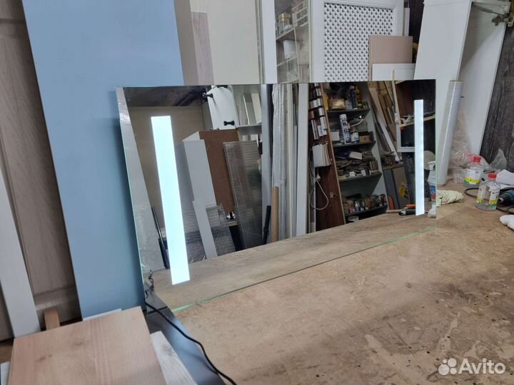 Зеркало с подсветкой для ванной