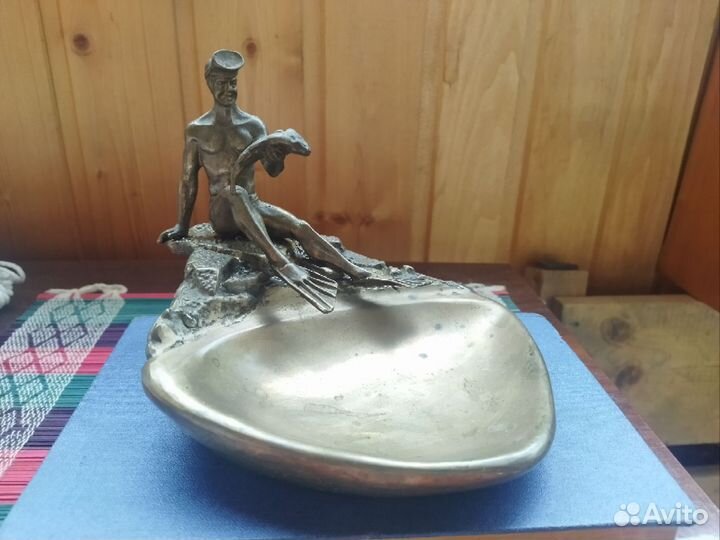 Бронзовая статуэтка СССР