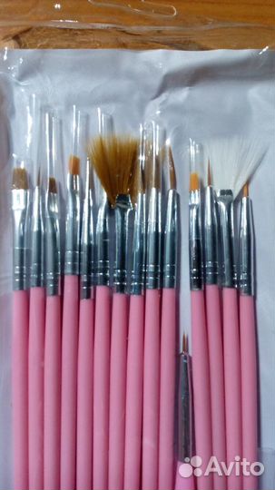 Кисти и колпачки для маникюра