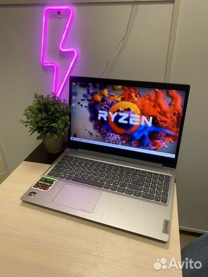 Мощный ультрабук Ryzen 3 4300/ 4Gb/520SSD/IPS