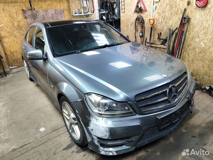 В разборе Mercedes-benz w204 AMG пакет