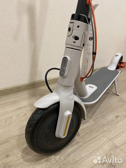 Электросамокат Xiaomi Mi Electric Scooter 3