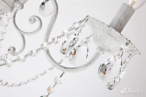 Люстра с хрустальными подвесками