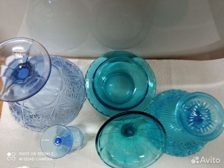 Вазы старинные синего стекла