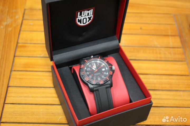 Часы Luminox XL.8815