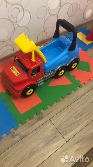 Машинки каталка для детей 2 шт