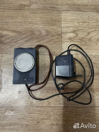 Утюг дорожный уэ 4 1968г и радиоприемник ирень