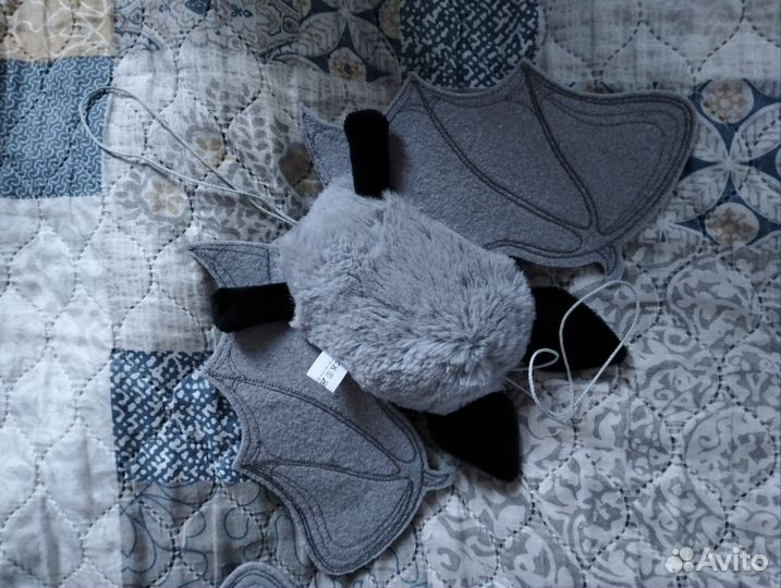 Летучая мышь игрушка